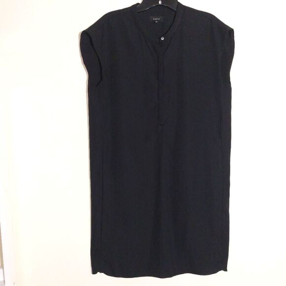 Aritzia Babaton Women's Sleeveless Shift Crew Neck Button Black Dress Size M - Picture 1 of 10